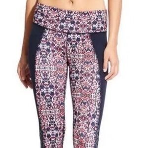 Athleta‎ Indigo Shores Patterned Capri Chaturanga Leggings, Size XS Style 227943